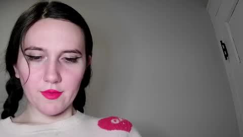 Isabella online show from 01.10.25