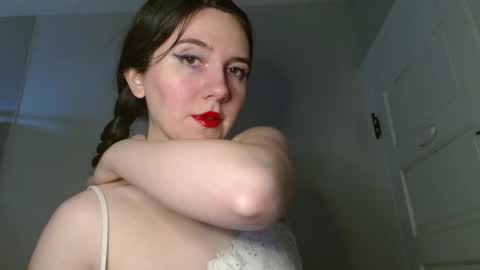 Isabella online show from 11.26.25