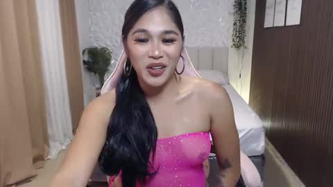 Snapshot of bigcockbella chatting on 10.30.25 Bella online show from 10.30.25