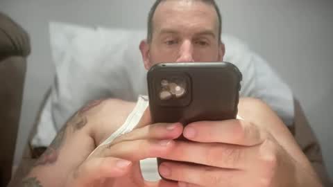 Snapshot of bigcocksuckingslut chatting on 12.31.24 bigcocksuckingslut online show from 12.31.24