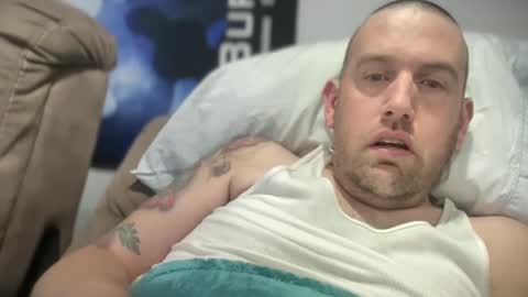 Snapshot of bigcocksuckingslut chatting on 02.01.25 bigcocksuckingslut online show from 02.01.25