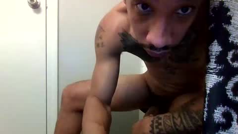 Snapshot of bigdickmarixxx chatting on 11.23.25 bigdickmarixxx online show from 11.23.25