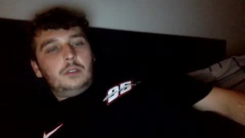 Snapshot of bigleeee9 chatting on 11.08.25 bigleeee9 online show from 11.08.25