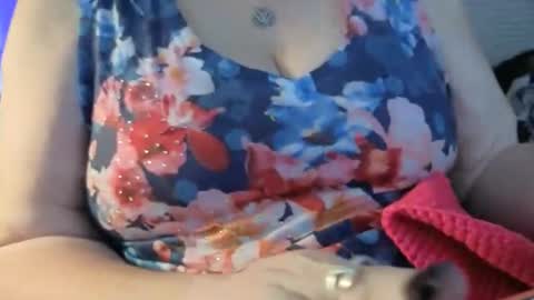 Snapshot of bigmarisella chatting on 10.30.25 Big Mari online show from 10.30.25