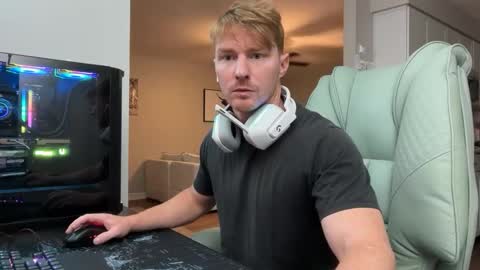 Snapshot of bigmcr1 chatting on 10.14.25 Nick Barker online show from 10.14.25