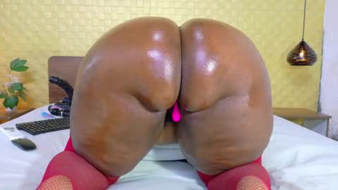 bigroundbooty_ online show from 04.18.26