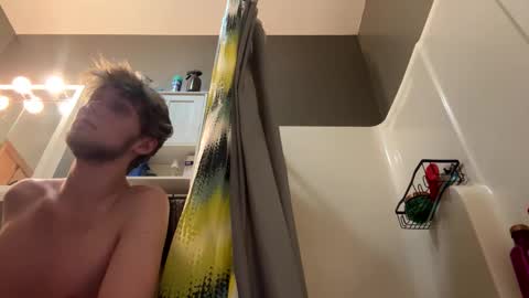 Snapshot of bigskinnyboyshh chatting on 02.19.25 bigskinnyboyshh online show from 02.19.25