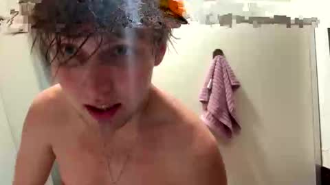 Snapshot of bigskinnyboyshh chatting on 10.14.25 bigskinnyboyshh online show from 10.14.25