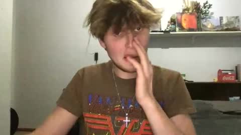 Snapshot of bigskinnyboyshh chatting on 10.21.25 bigskinnyboyshh online show from 10.21.25