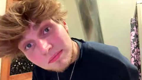 Snapshot of bigskinnyboyshh chatting on 10.27.25 bigskinnyboyshh online show from 10.27.25