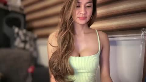 Snapshot of bigsurprise4u chatting on 01.05.25 Yna online show from 01.05.25