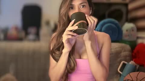 Snapshot of bigsurprise4u chatting on 02.06.25 Yna online show from 02.06.25