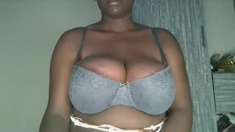 bigtit166077 online show from 10.21.25