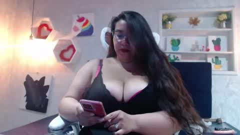 Snapshot of bigtitslaurenriver chatting on 07.20.26 bigtitslaurenriver online show from 07.20.26