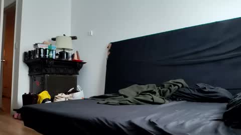 Snapshot of bigtopcircus chatting on 10.15.25 bigtopcircus online show from 10.15.25