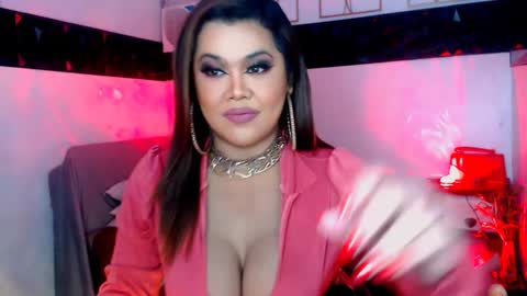 Snapshot of bigtraditionalts chatting on 12.13.24 katy asianbigcockcumshowsmokeanal online show from 12.13.24