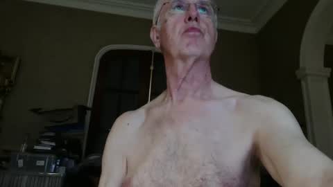 Snapshot of bigukphallus chatting on 03.27.26 bigukphallus online show from 03.27.26