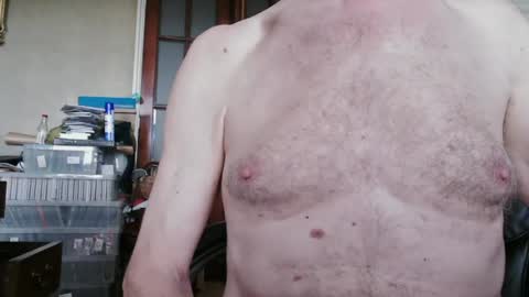 Snapshot of bigukphallus chatting on 06.18.26 bigukphallus online show from 06.18.26
