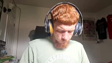 Snapshot of bigwhited2115 chatting on 05.04.26 Onlyfans redheadedwhitedick online show from 05.04.26