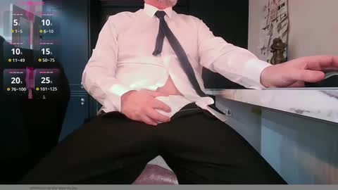 Snapshot of bijiminy chatting on 01.06.25 bijiminy online show from 01.06.25