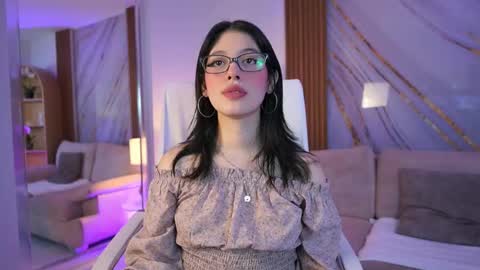 Snapshot of billiebrownn chatting on 05.22.26 billiebrownn online show from 05.22.26