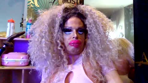 Snapshot of bimbogiga chatting on 10.06.25 bimbogiga online show from 10.06.25