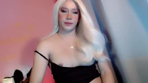Snapshot of bitchofmanila69 chatting on 06.05.26 YOUR QUEEN online show from 06.05.26