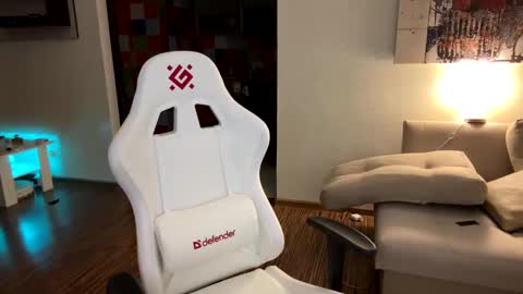 Snapshot of bitter_moon chatting on 01.17.25 Ann Braslowsky online show from 01.17.25