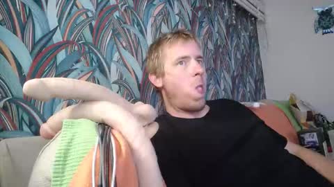 Snapshot of bizoukey15 chatting on 09.08.25 bizoukey15 online show from 09.08.25