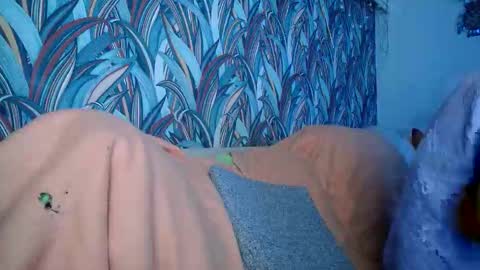 Snapshot of bizoukey15 chatting on 09.11.25 bizoukey15 online show from 09.11.25