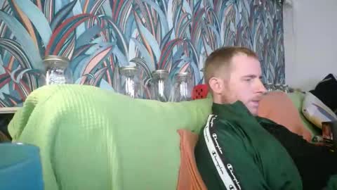 Snapshot of bizoukey15 chatting on 09.25.25 bizoukey15 online show from 09.25.25