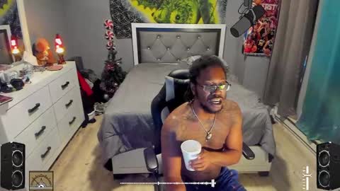 Snapshot of blaccanalmatters chatting on 01.04.25 Plant Base Streamers From Pennsylvania online show from 01.04.25