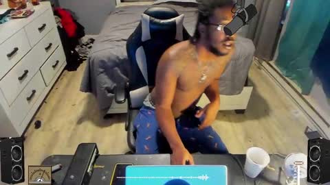 Snapshot of blaccanalmatters chatting on 01.05.25 Plant Base Streamers From Pennsylvania online show from 01.05.25