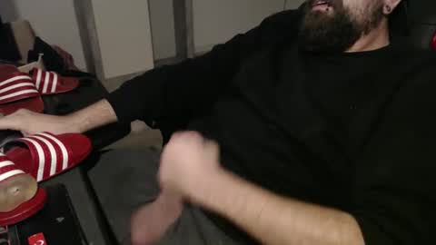 Snapshot of black_beard_slides chatting on 10.13.25 black_beard_slides online show from 10.13.25