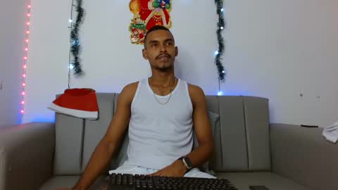 Snapshot of black_daddy01 chatting on 12.03.24 black_daddy01 online show from 12.03.24