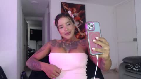 Snapshot of black_latina1 chatting on 05.14.26 luisa online show from 05.14.26
