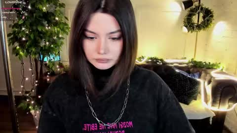 Mon Mon online show from 12.17.25