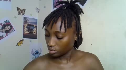 Snapshot of black_rosey chatting on 02.16.26 veraa online show from 02.16.26