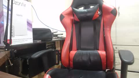 Snapshot of black_shatb chatting on 02.19.26 Black online show from 02.19.26