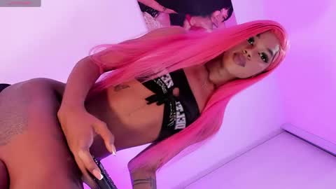 Snapshot of black_thifanny1 chatting on 04.29.26 black_thifanny1 online show from 04.29.26