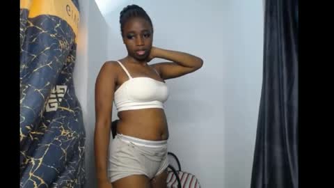Snapshot of blackbeauty60 chatting on 05.17.26 lela online show from 05.17.26