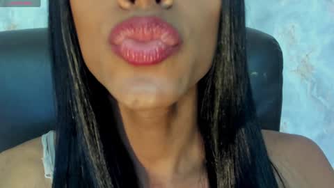 Snapshot of blackbeauty_ts chatting on 01.16.25 Nina online show from 01.16.25