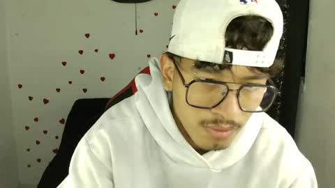 Snapshot of blackfox_desire chatting on 05.21.26 mateo online show from 05.21.26