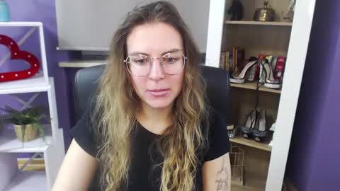 Z O E Y online show from 01.09.25