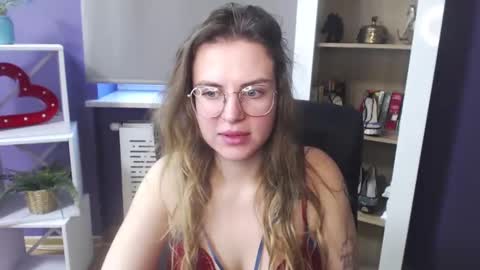 Z O E Y online show from 01.13.25