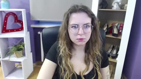 Z O E Y online show from 03.05.25