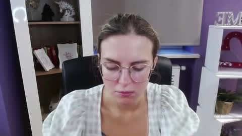 Z O E Y online show from 09.25.25