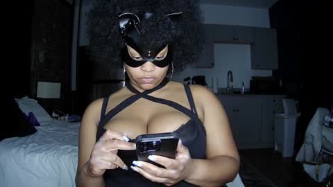 Snapshot of blacksirenqueen chatting on 01.13.25 Queen Siren online show from 01.13.25