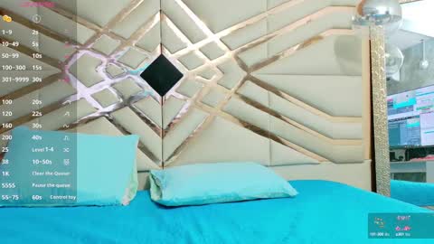 Tifffany bllom online show from 09.17.25