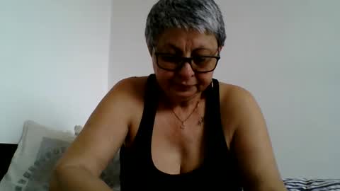 Snapshot of blackwidow05 chatting on 06.10.26 Black Widow online show from 06.10.26